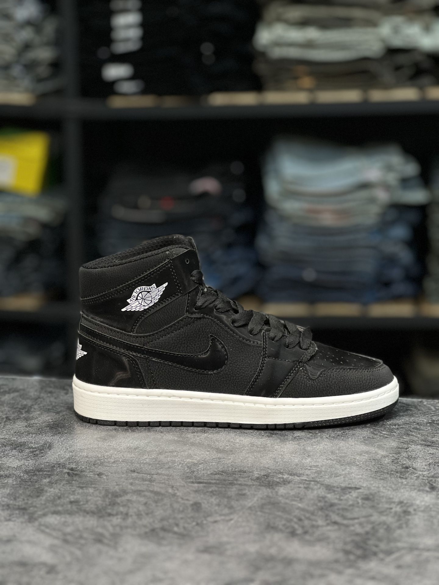 کتونی ایرجردن 1مشکی  مردانه - طرح ایرجردن 1 OG (ساق بلند)